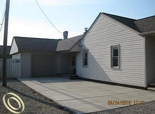 5th image of 14824 Burr St