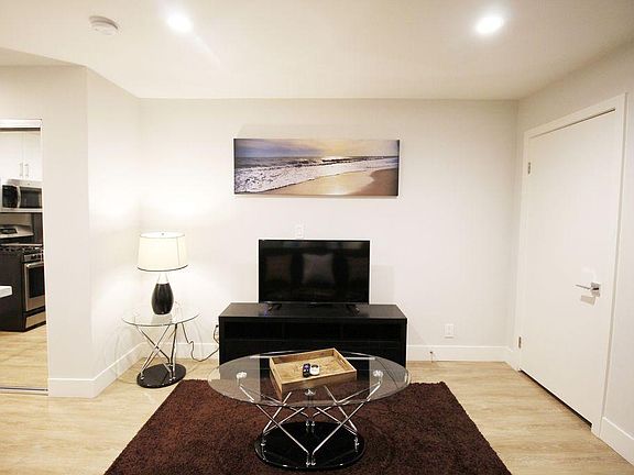 3rd image of 165 Vroom St APT 5D