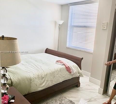 4th image of 2935 NE 163rd St APT 5B