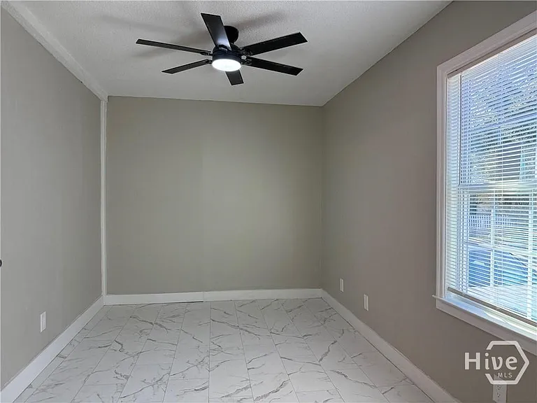 728 W 39th St — Photo 17