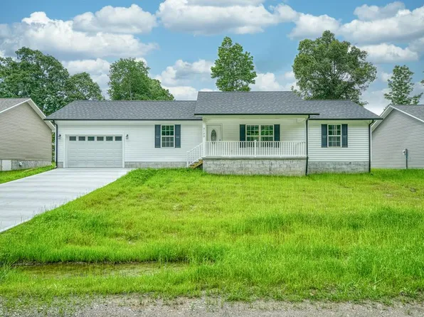 3133 Opalochee Dr, Crossville, TN 38572