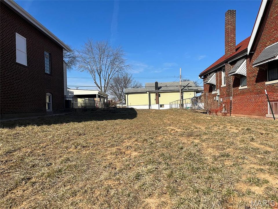 1st image of 2319 Macklind Ave