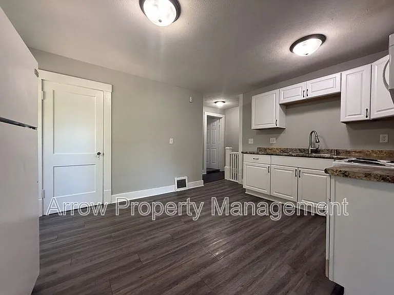 2800 P St #5 — Photo 3
