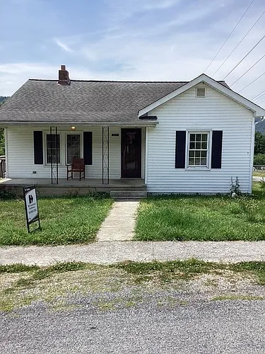 501 2nd St Photo 1
