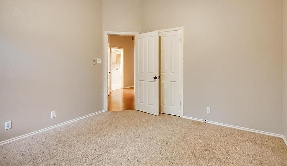 1st image of 2405 Peach Tree Ln