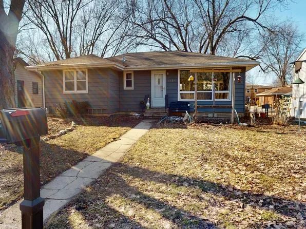 1606 Frank Hall Dr, Albert Lea, MN 56007