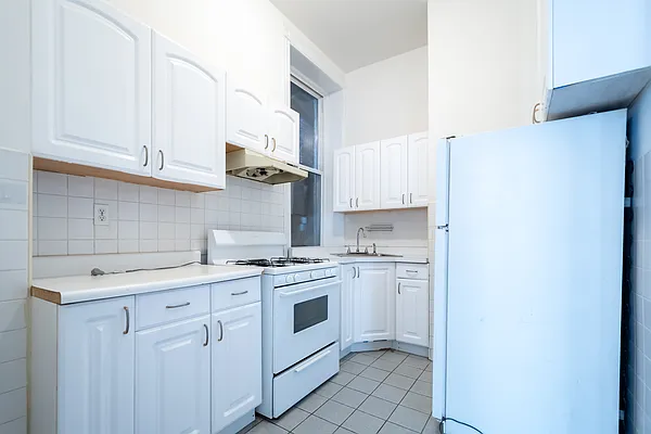 Rented by KYLM, LLC | media 11