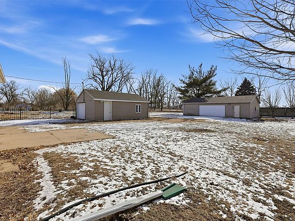 2nd image of 2641 Worthington Dr SW