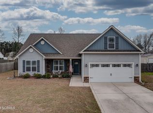 127 Ransom Dr, Hampstead, NC 28443