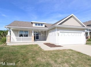 720 Sienna Ridge Dr, West Des Moines, IA 50266