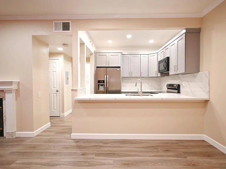 1256 Stanhope Ln #258 — Photo 8