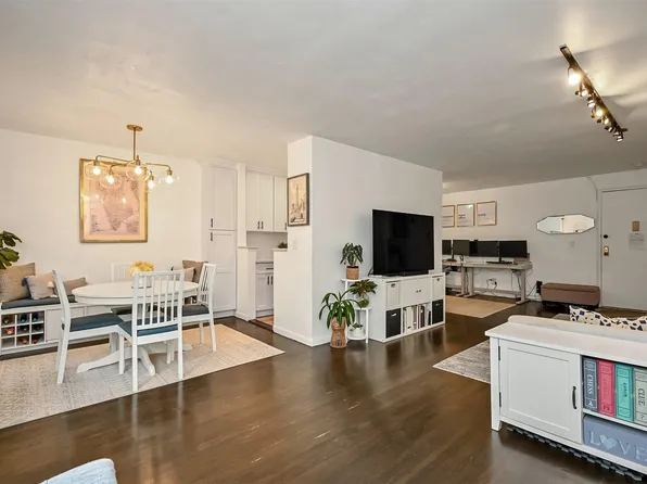 6 Birchwood Court #4F, Mineola, NY 11501