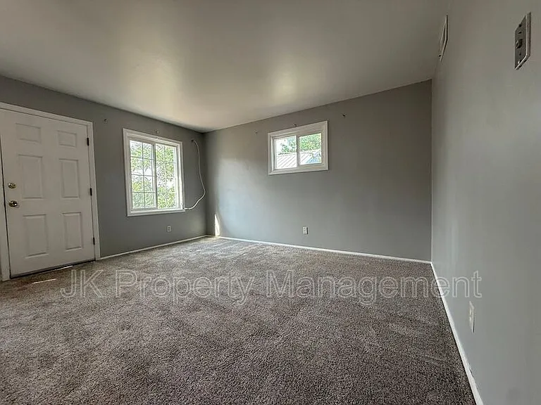 1322 1st Ave NW #2 — Photo 3