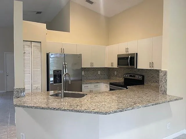 3 bed, 1468 sqft, $3,800 — Photo 3