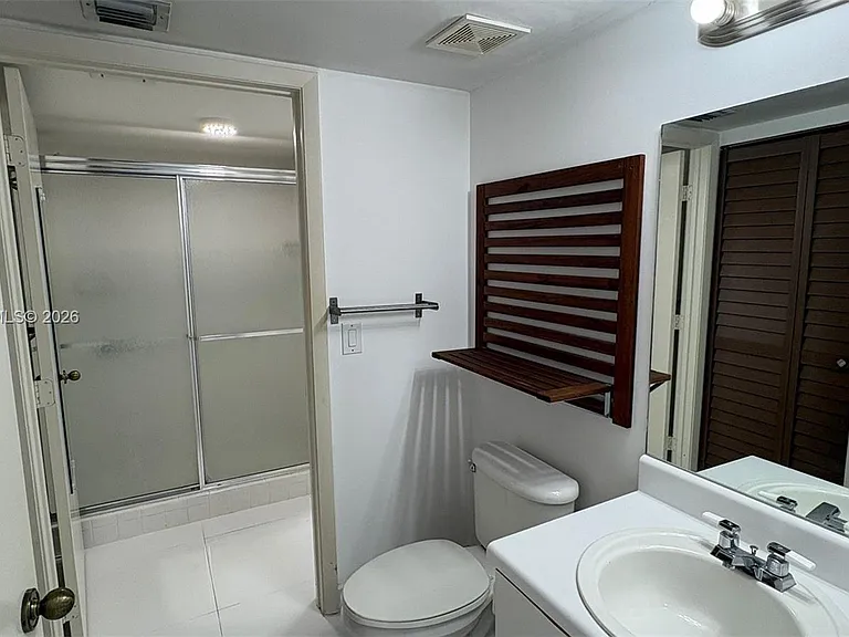 9560 Weldon Cir #J308 — Photo 3