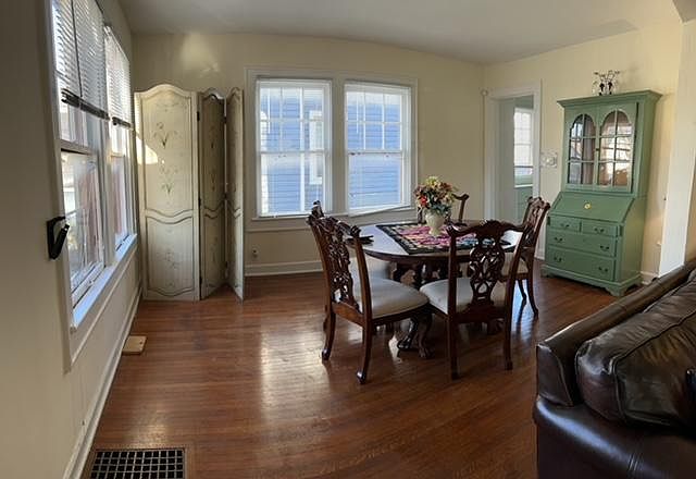 Part of the dining/livingroom area.