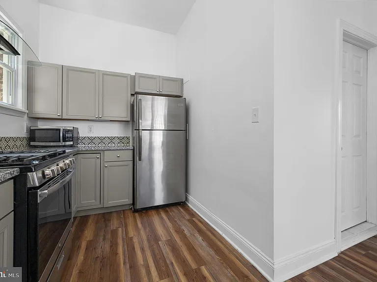 305 Main St #5 — Photo 16
