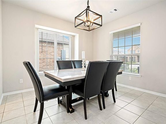 5th image of 2705 Bayrose Dr