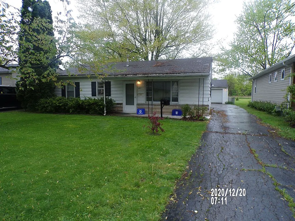 381 Franconia Ave photo 1