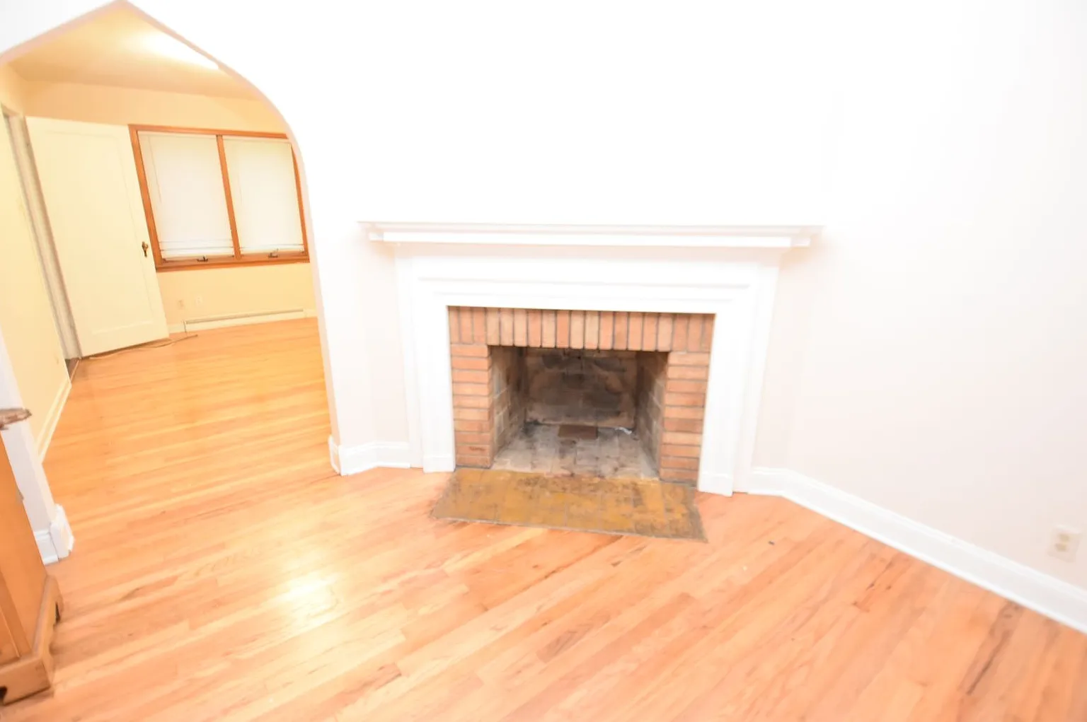 4 bedroom 2.5 bath South Bend home on large wooded lot — Photo 2