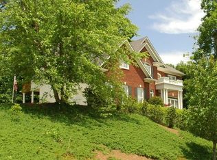 108 Grandcrest Dr, Suwanee, GA 30024