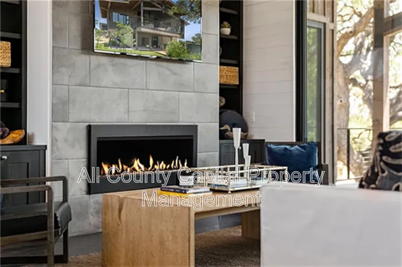 2 bed, 2.0 bath, 2687 sqft, $3,500 — Photo 3