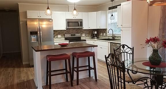 5th image of 1702 Oakmont Dr