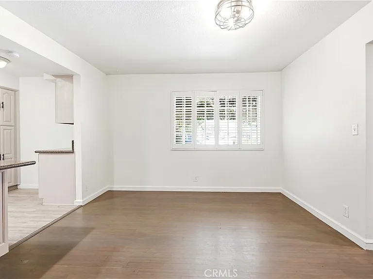 524 E Ghent St — Photo 13