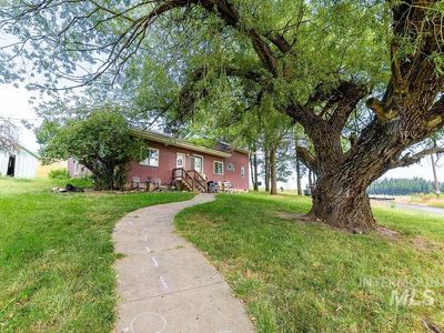 1094 Crumarine Loop, Moscow, ID, 83843