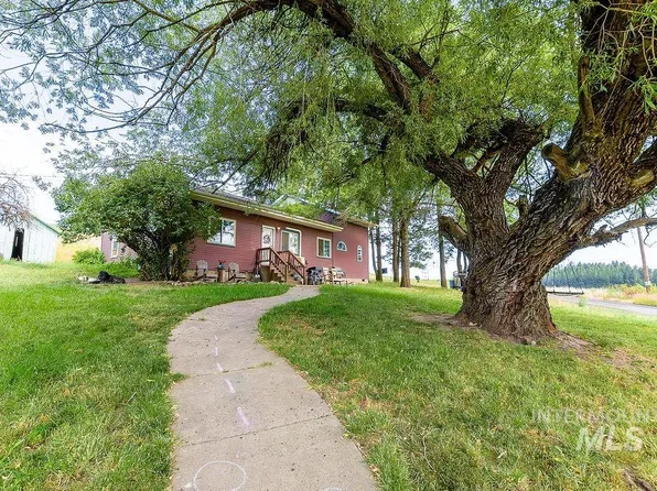 1094 Crumarine Loop, Moscow, ID 83843