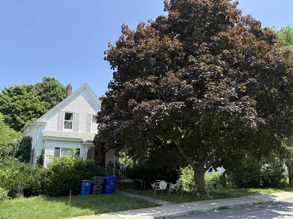 35 Emmons St, Milford, MA 01757