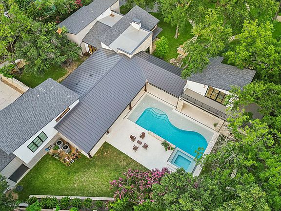 4th image of 13919 Hughes Ln