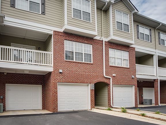 3rd image of 5105 Woodland Ln