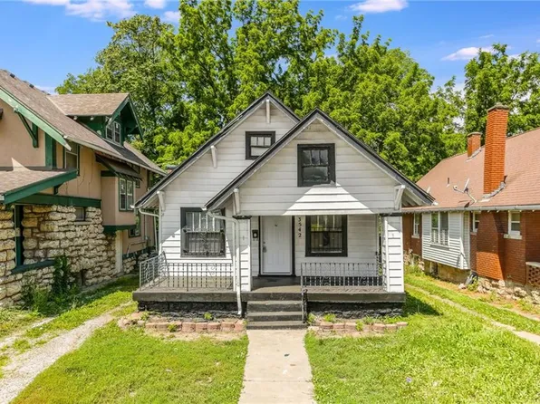 3542 College Ave, Kansas City, MO 64128