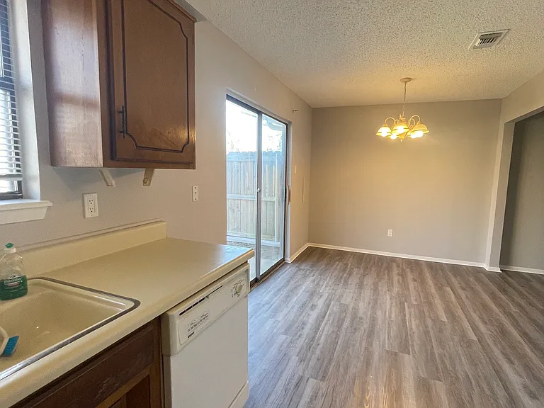 419 McGrede Dr — Photo 10