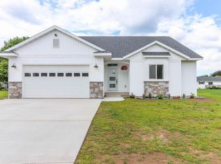1030 Michele Ct, Port Edwards, WI 54469