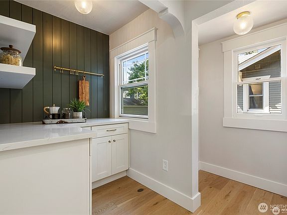 5th image of 3221 36th Avenue S