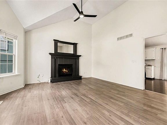 5th image of 1127 Cardinal Dr