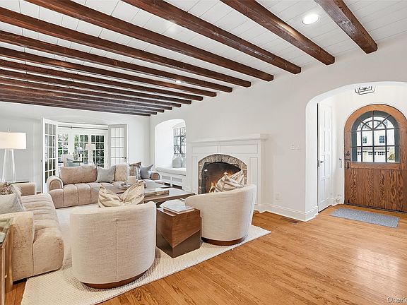 3rd image of 1 Oneida Street