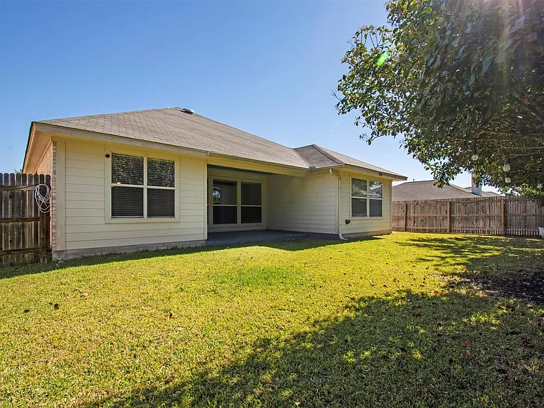 3300 Winding Shore Ln — Photo 35