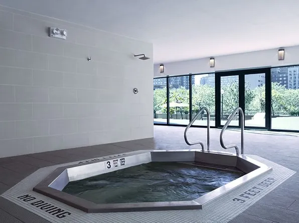 330 East 38th Street image 10 of 20