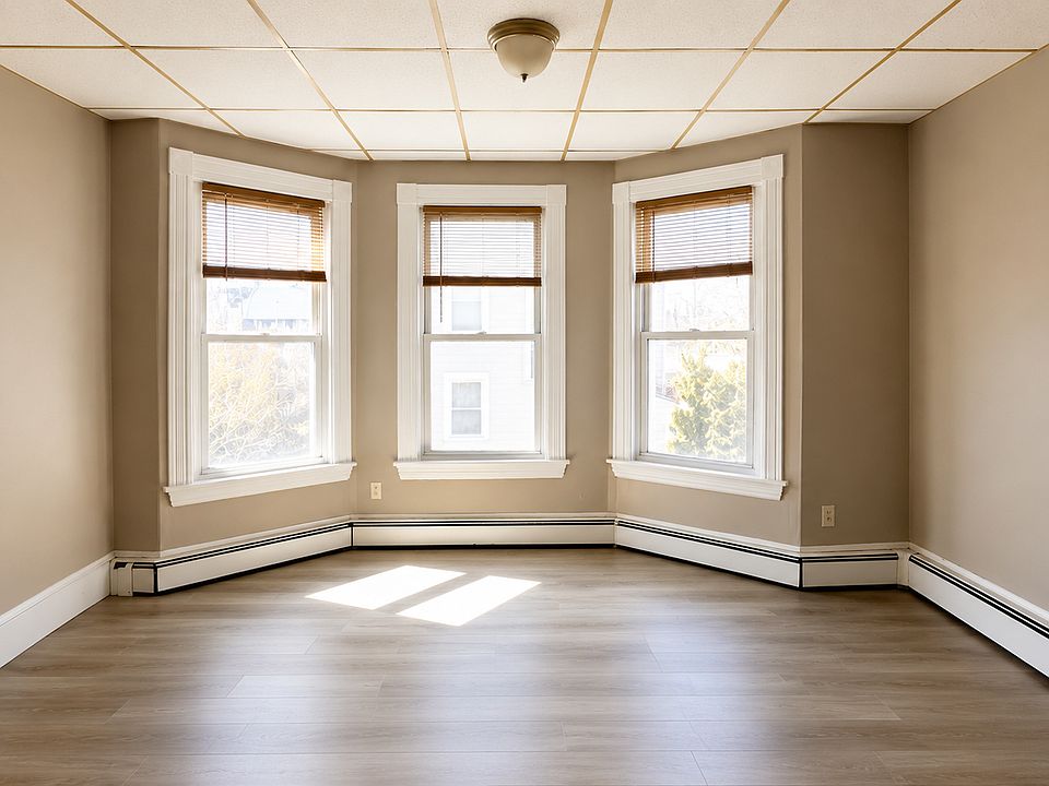 1st image of 68 Howe St #2R