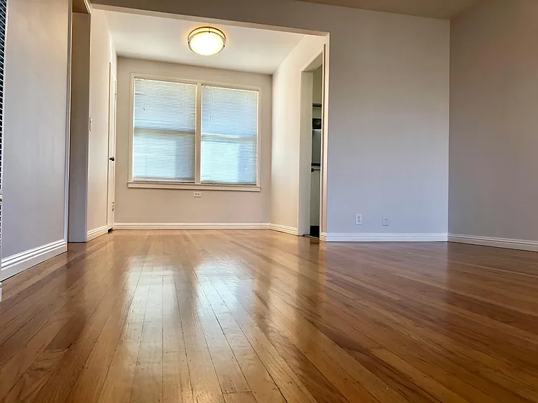 555 Miramonte Ave — Photo 6
