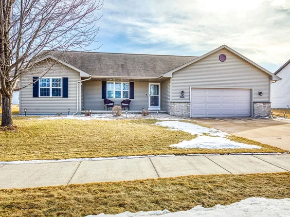 1961 Bear Paw Trl, Kaukauna, WI 54130