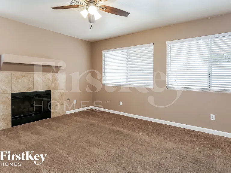 9135 Green Frost Dr — Photo 3