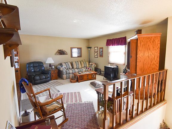 4th image of 105 Valley View Rd