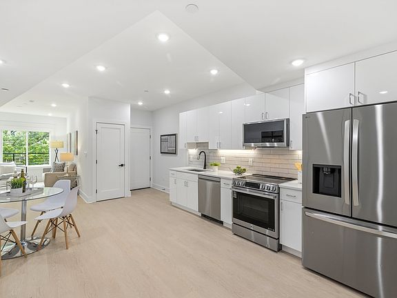 5th image of 1650 Columbia Rd NW #201