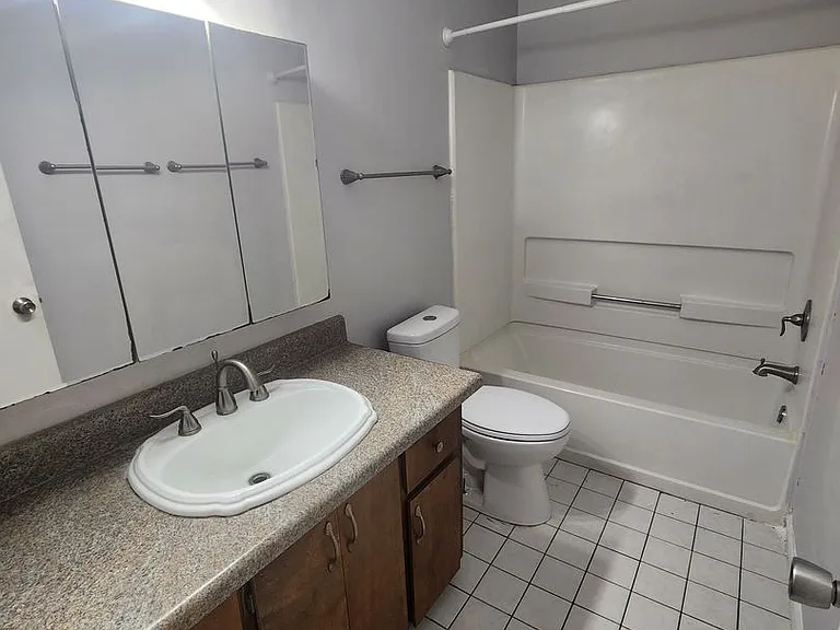 803 Madison Dr — Photo 14