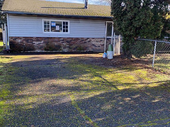 3rd image of 6201 NE 123rd Ave