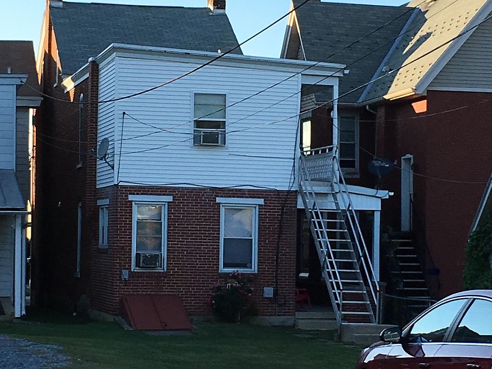 2nd image of 110 E Main St APT 1